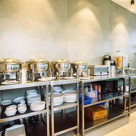 Hotel Skylink Hospitality Mahalaxmi Mumbai Exteriör bild