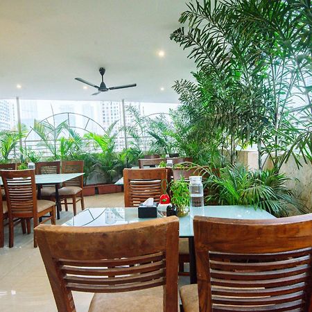 Hotel Skylink Hospitality Mahalaxmi Mumbai Exteriör bild