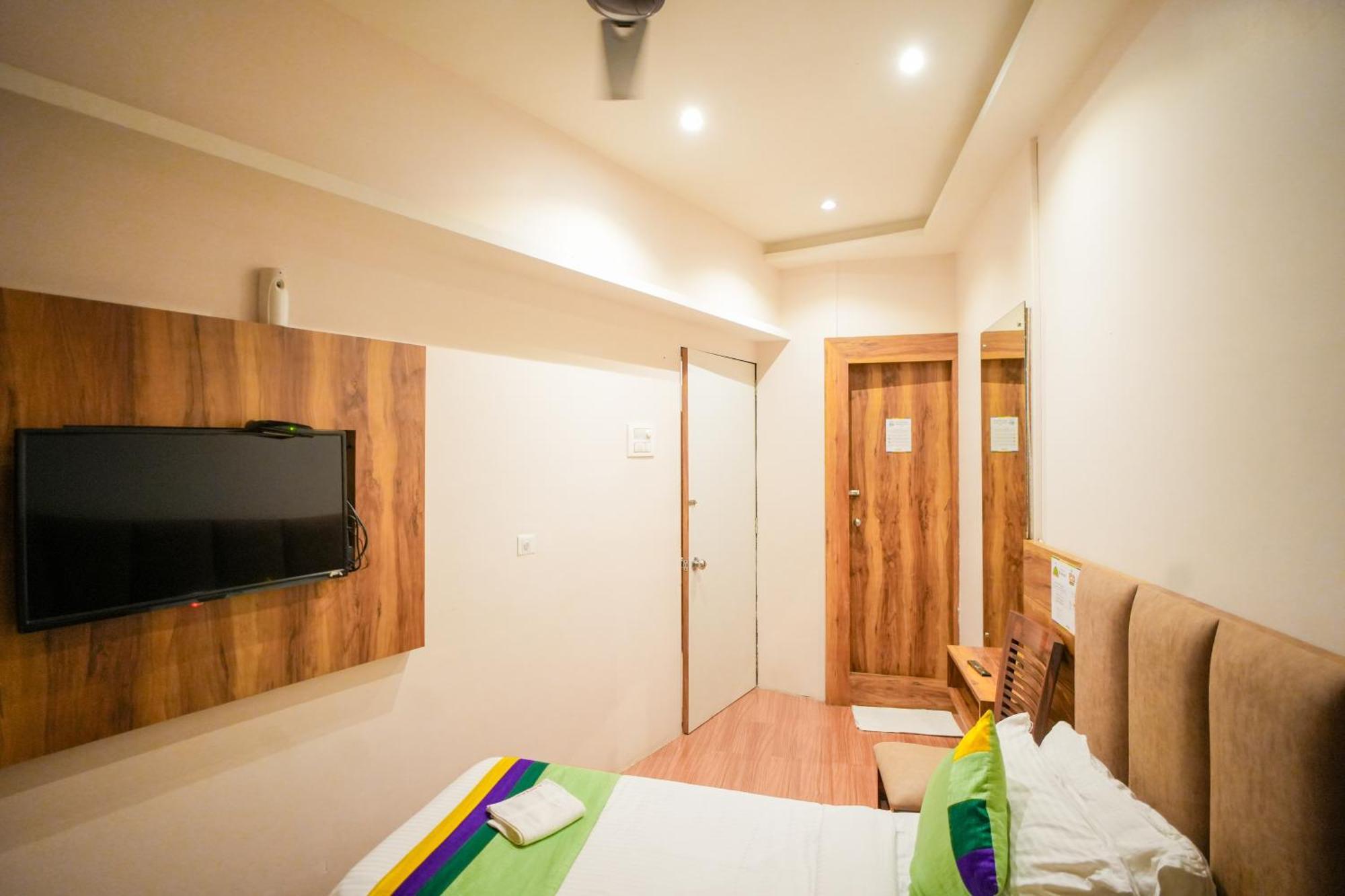 Hotel Skylink Hospitality Mahalaxmi Mumbai Exteriör bild