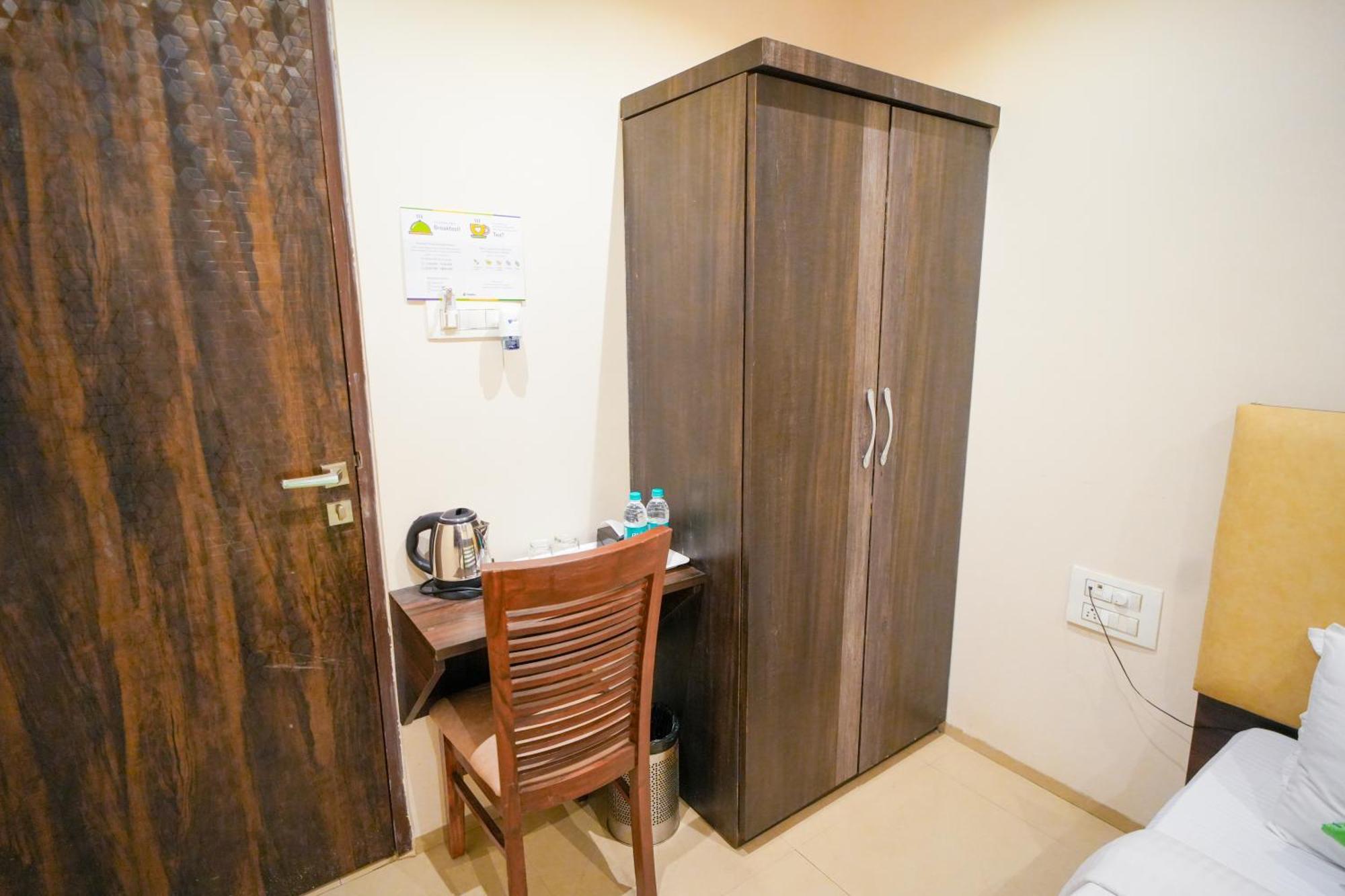 Hotel Skylink Hospitality Mahalaxmi Mumbai Exteriör bild