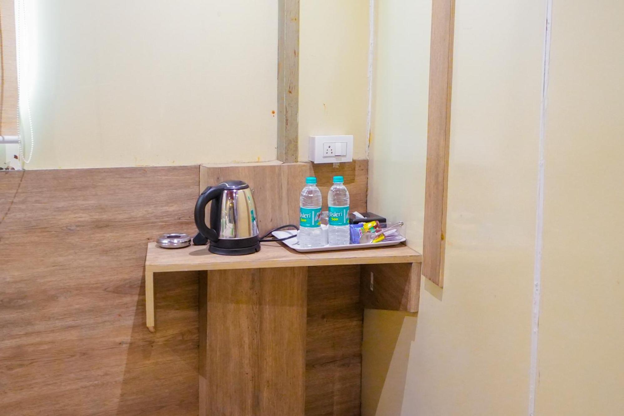 Hotel Skylink Hospitality Mahalaxmi Mumbai Exteriör bild