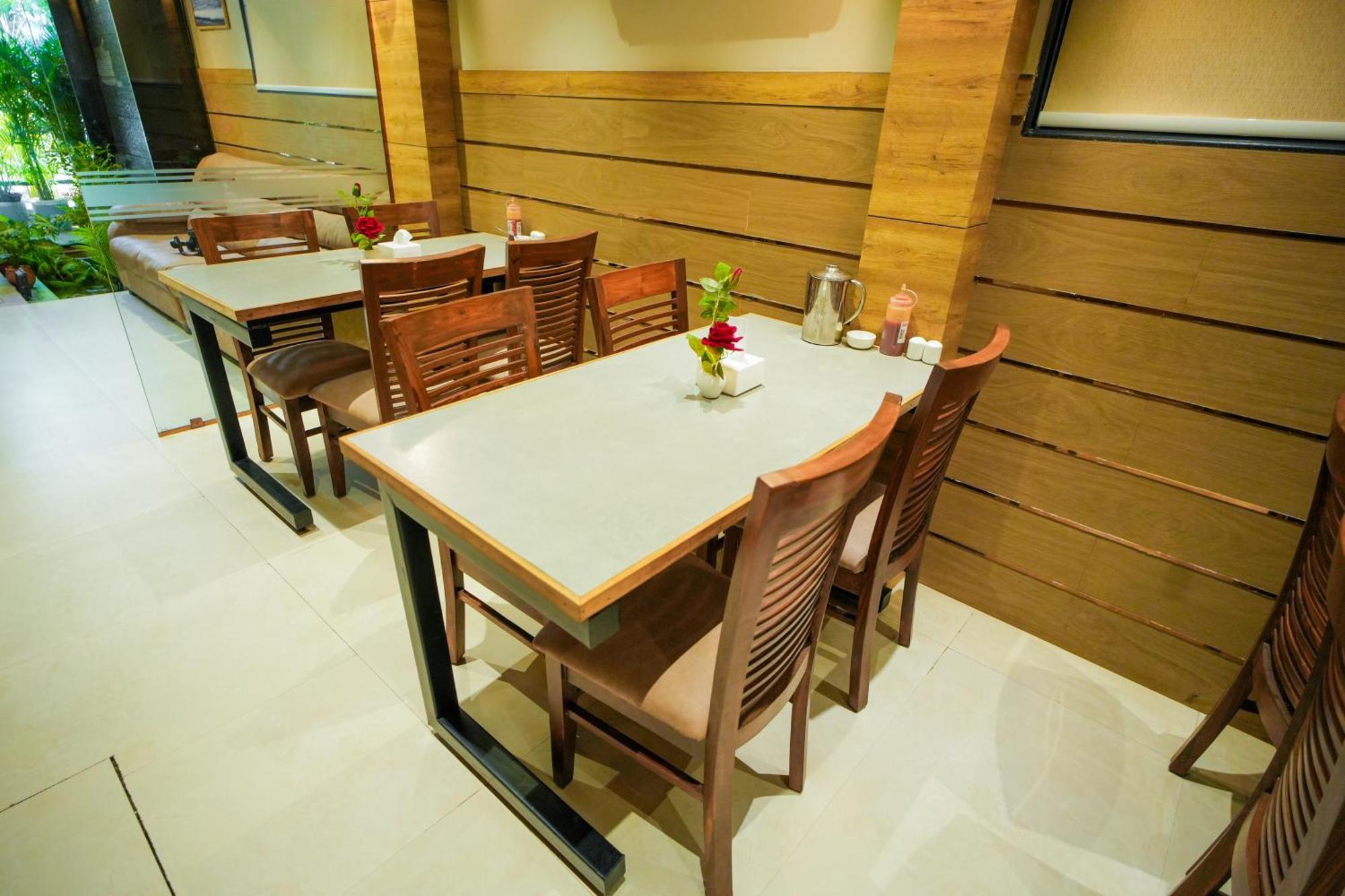 Hotel Skylink Hospitality Mahalaxmi Mumbai Exteriör bild