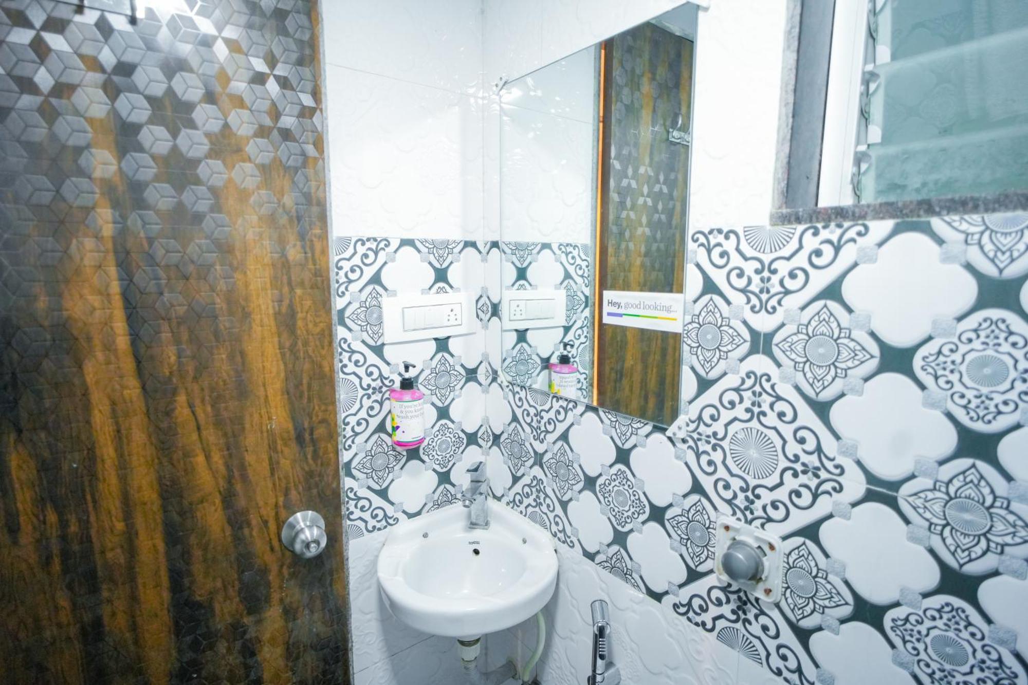 Hotel Skylink Hospitality Mahalaxmi Mumbai Exteriör bild
