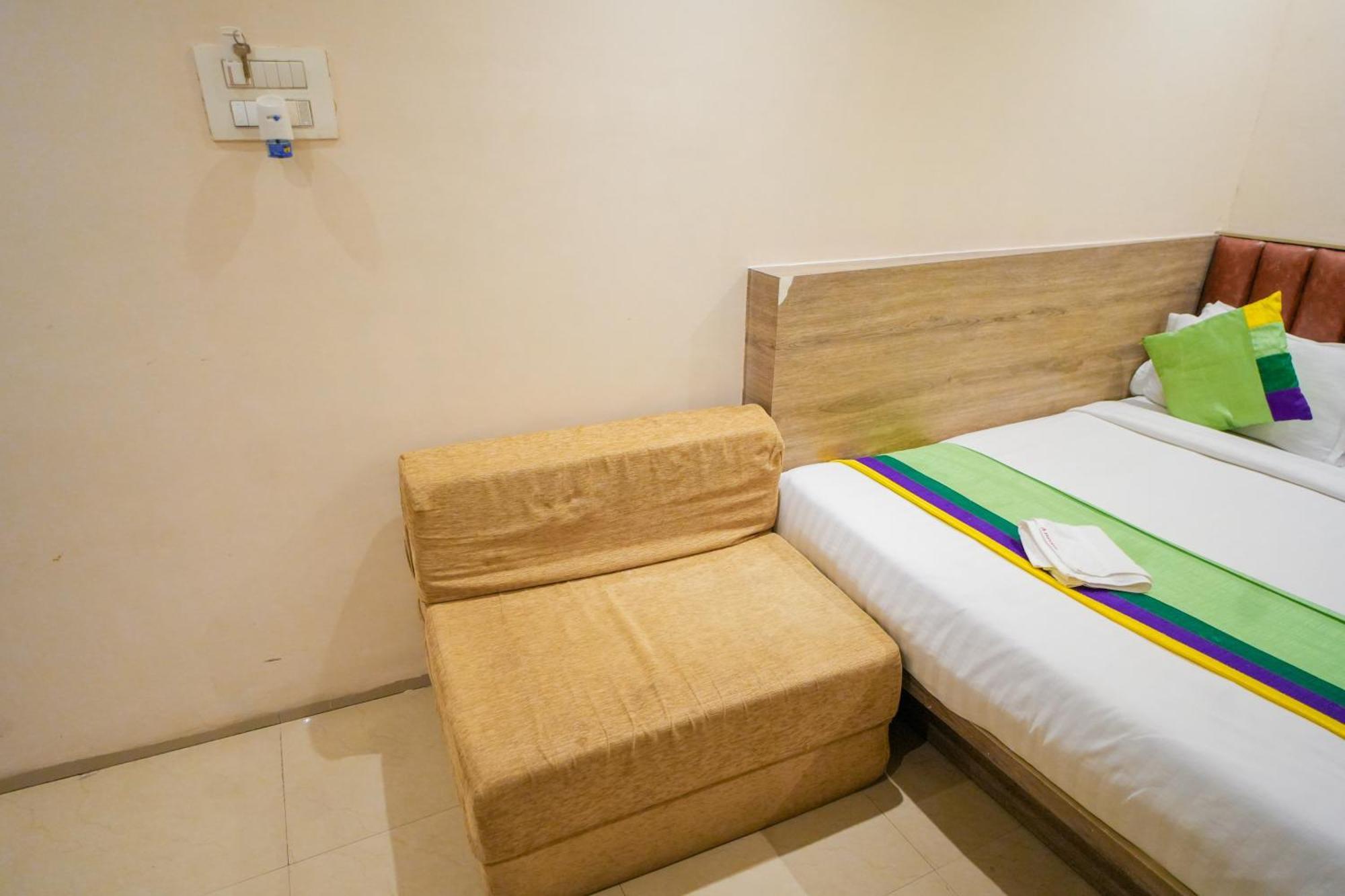 Hotel Skylink Hospitality Mahalaxmi Mumbai Exteriör bild