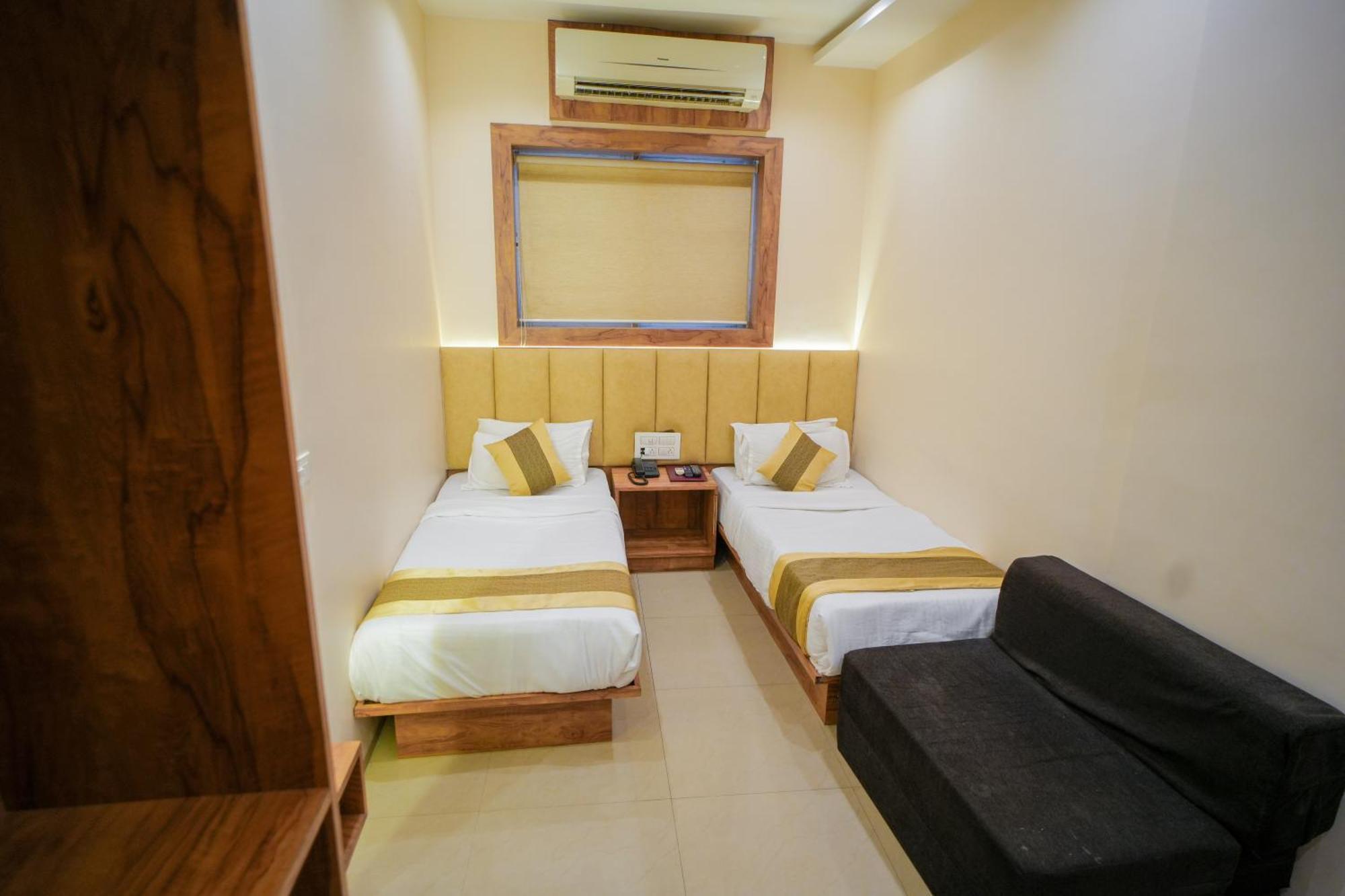 Hotel Skylink Hospitality Mahalaxmi Mumbai Exteriör bild