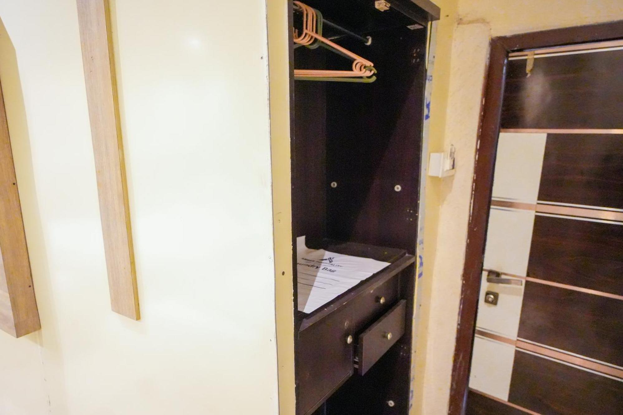 Hotel Skylink Hospitality Mahalaxmi Mumbai Exteriör bild