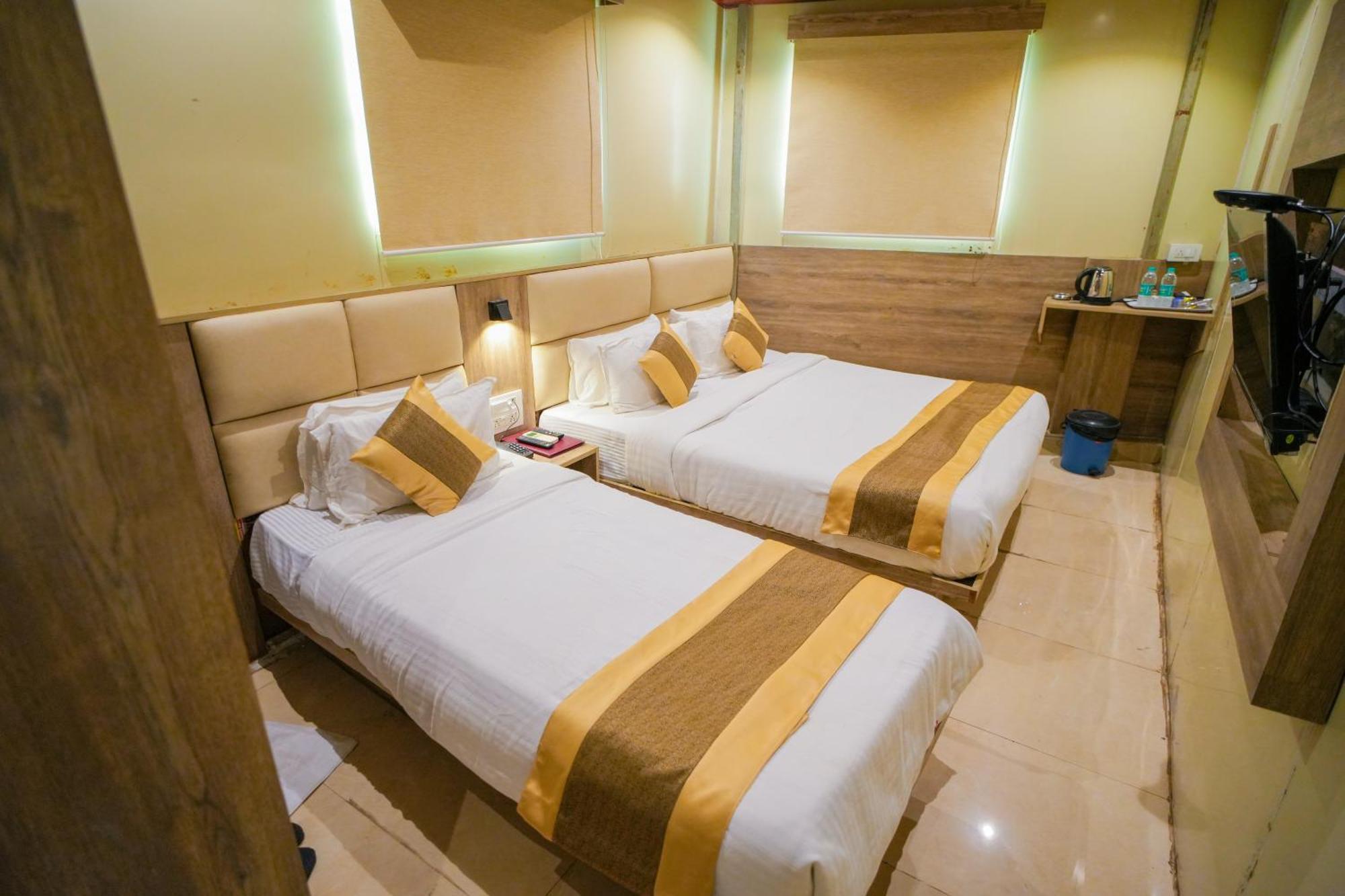 Hotel Skylink Hospitality Mahalaxmi Mumbai Exteriör bild