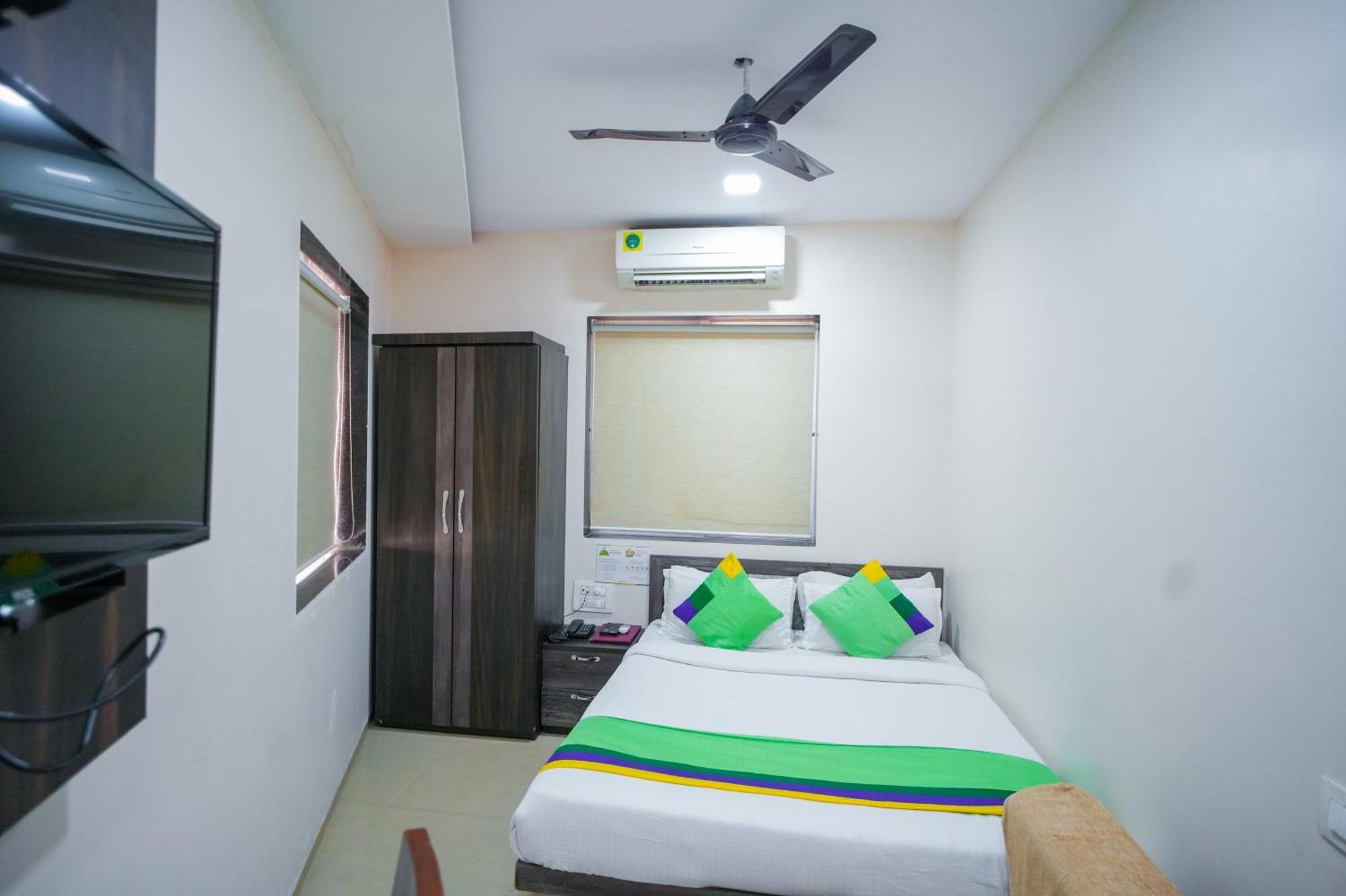 Hotel Skylink Hospitality Mahalaxmi Mumbai Exteriör bild