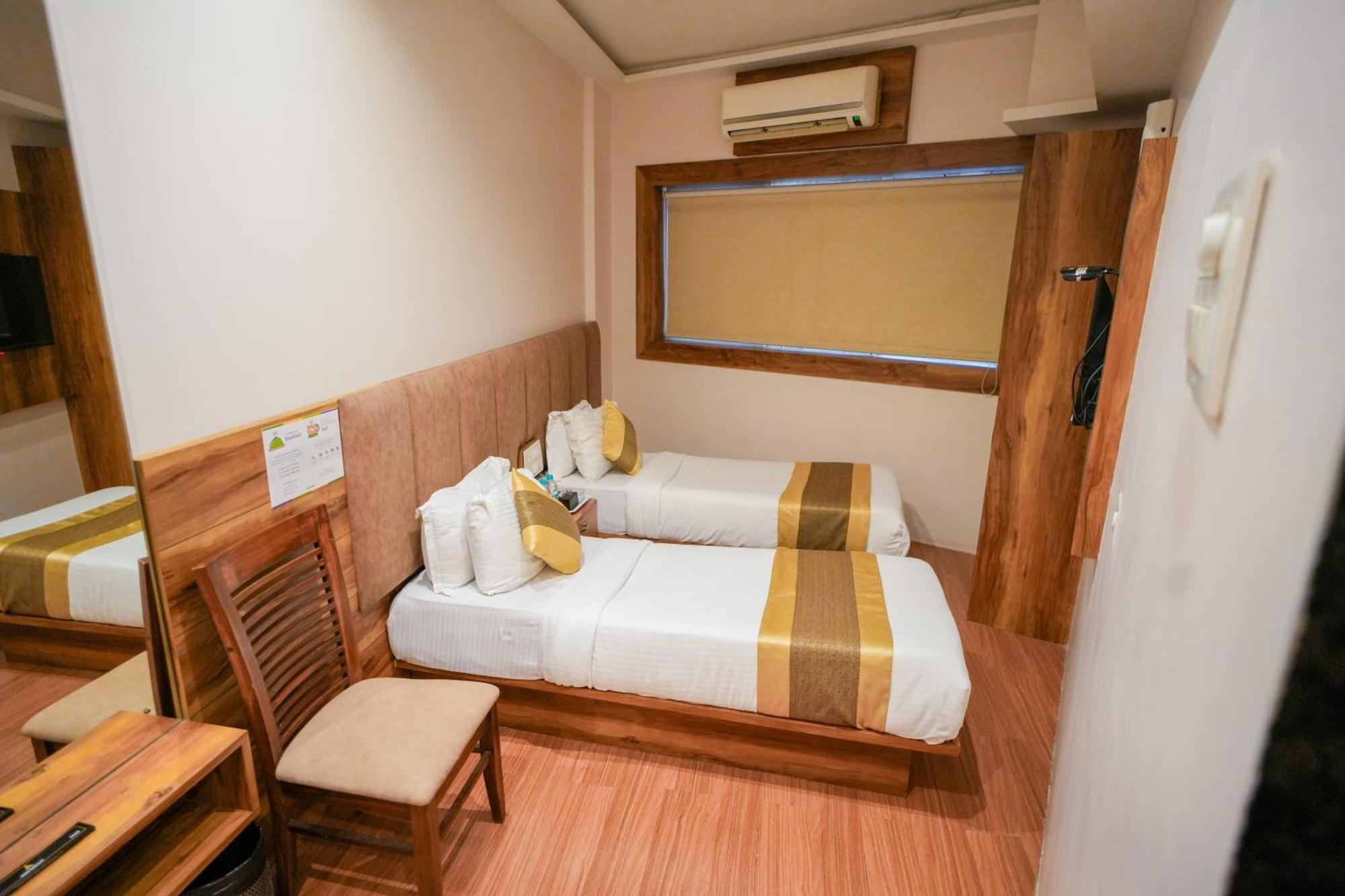 Hotel Skylink Hospitality Mahalaxmi Mumbai Exteriör bild