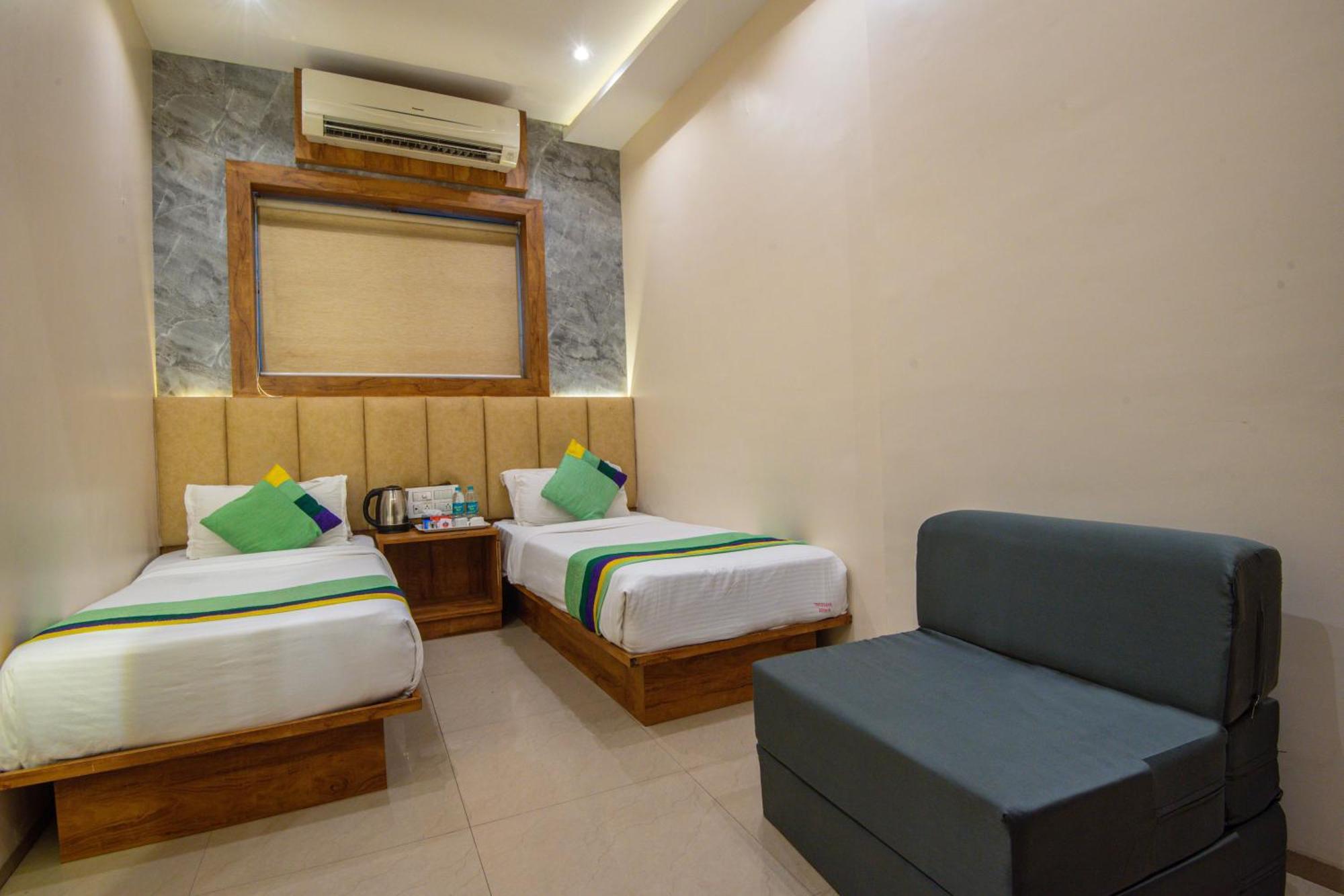 Hotel Skylink Hospitality Mahalaxmi Mumbai Exteriör bild