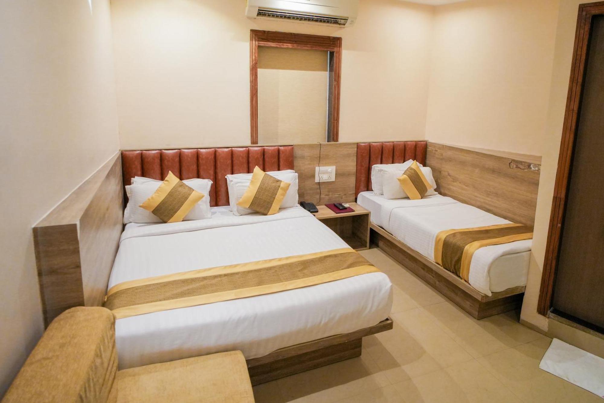 Hotel Skylink Hospitality Mahalaxmi Mumbai Exteriör bild