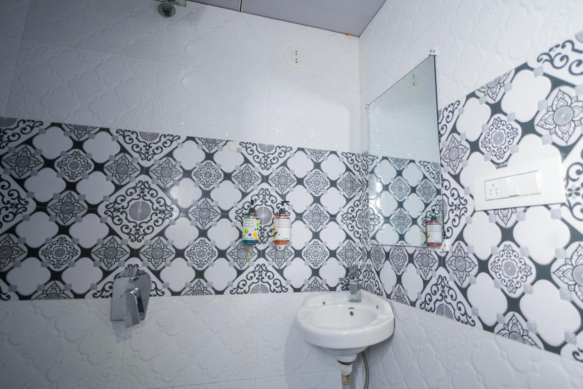 Hotel Skylink Hospitality Mahalaxmi Mumbai Exteriör bild